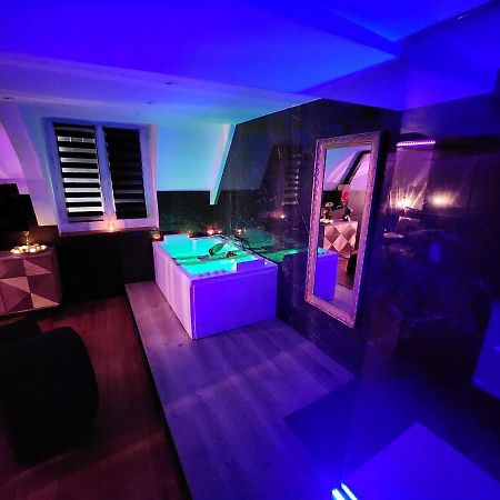 Caen, Tu M'Aimes - Suite Romantique エクステリア 写真